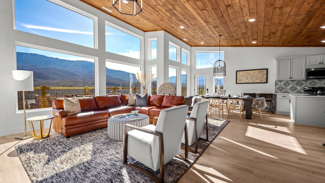 Photo of Livingroom in Pittman Center