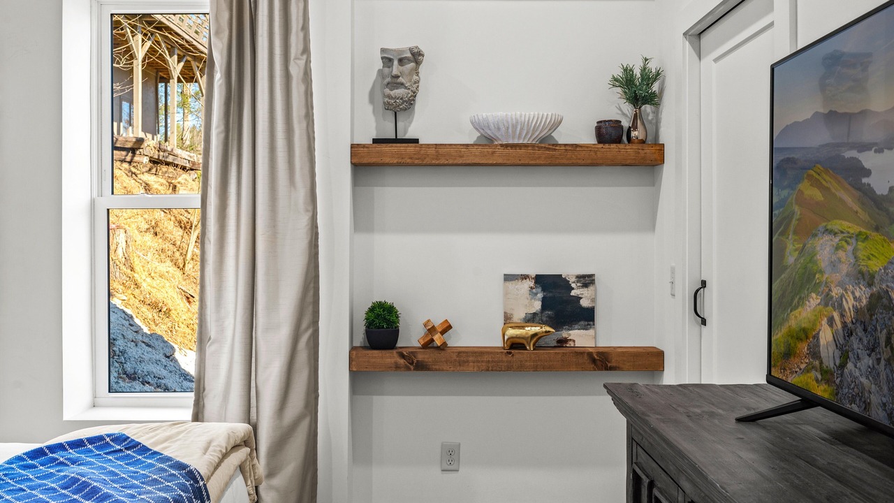 Photo of Bedroom in Pittman Center