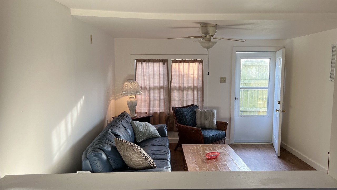 Photo of Livingroom in East Ocean View