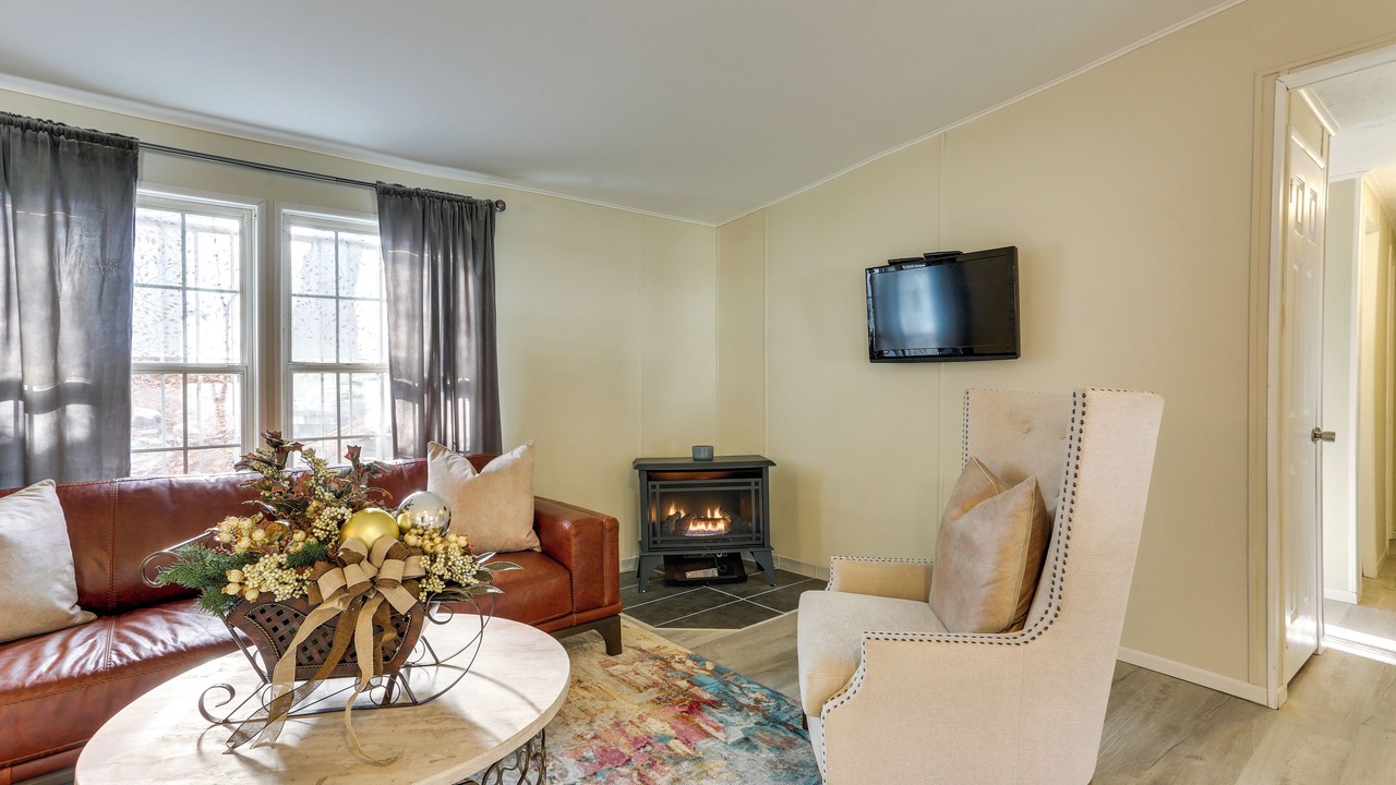 Photo of Livingroom in Greentown