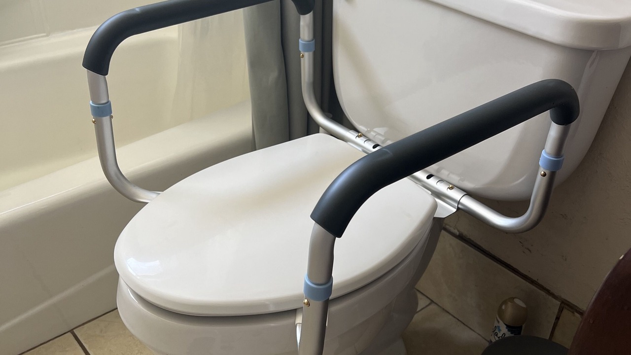 Photo of Bathroom in Sandy
