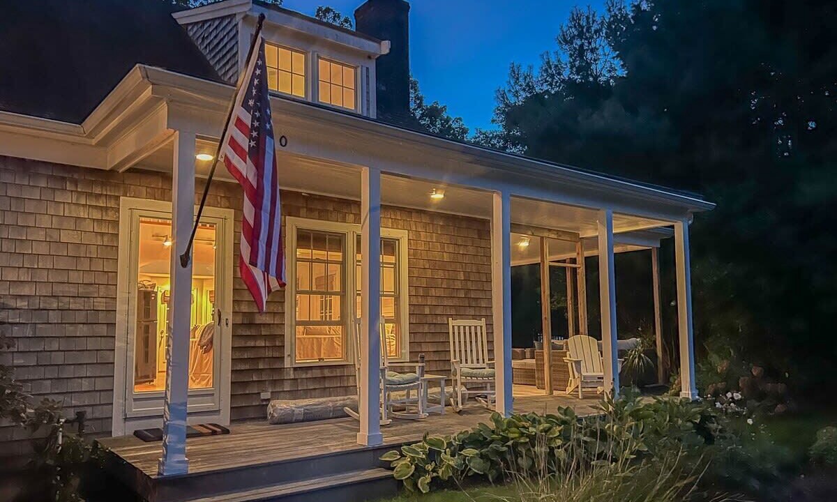 Photo of Patio Balcony in West Brewster