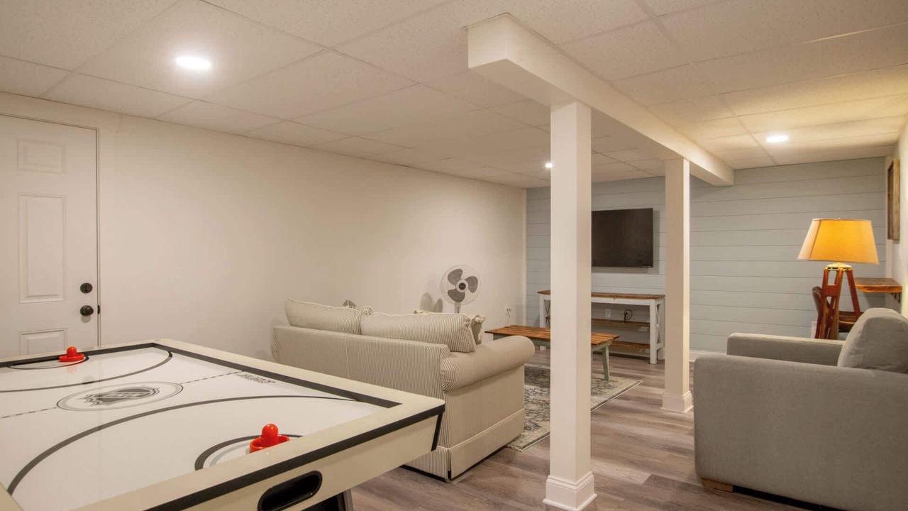 Photo of Livingroom in West Brewster