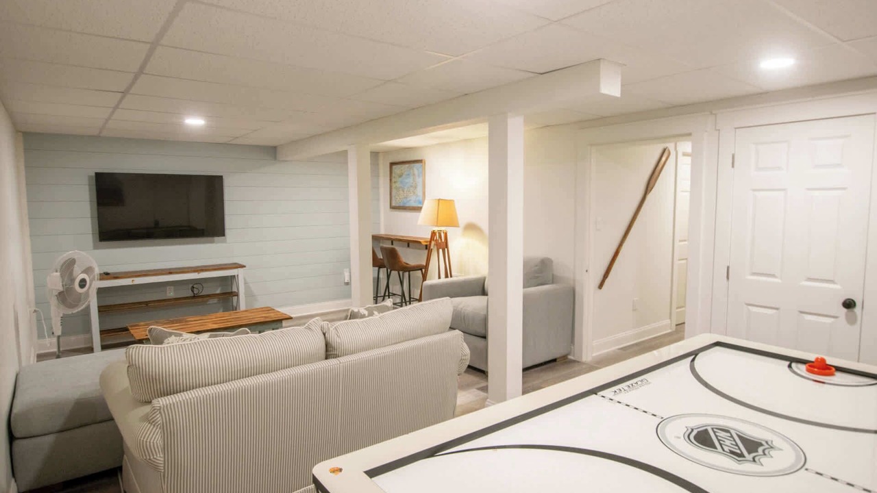 Photo of Livingroom in West Brewster