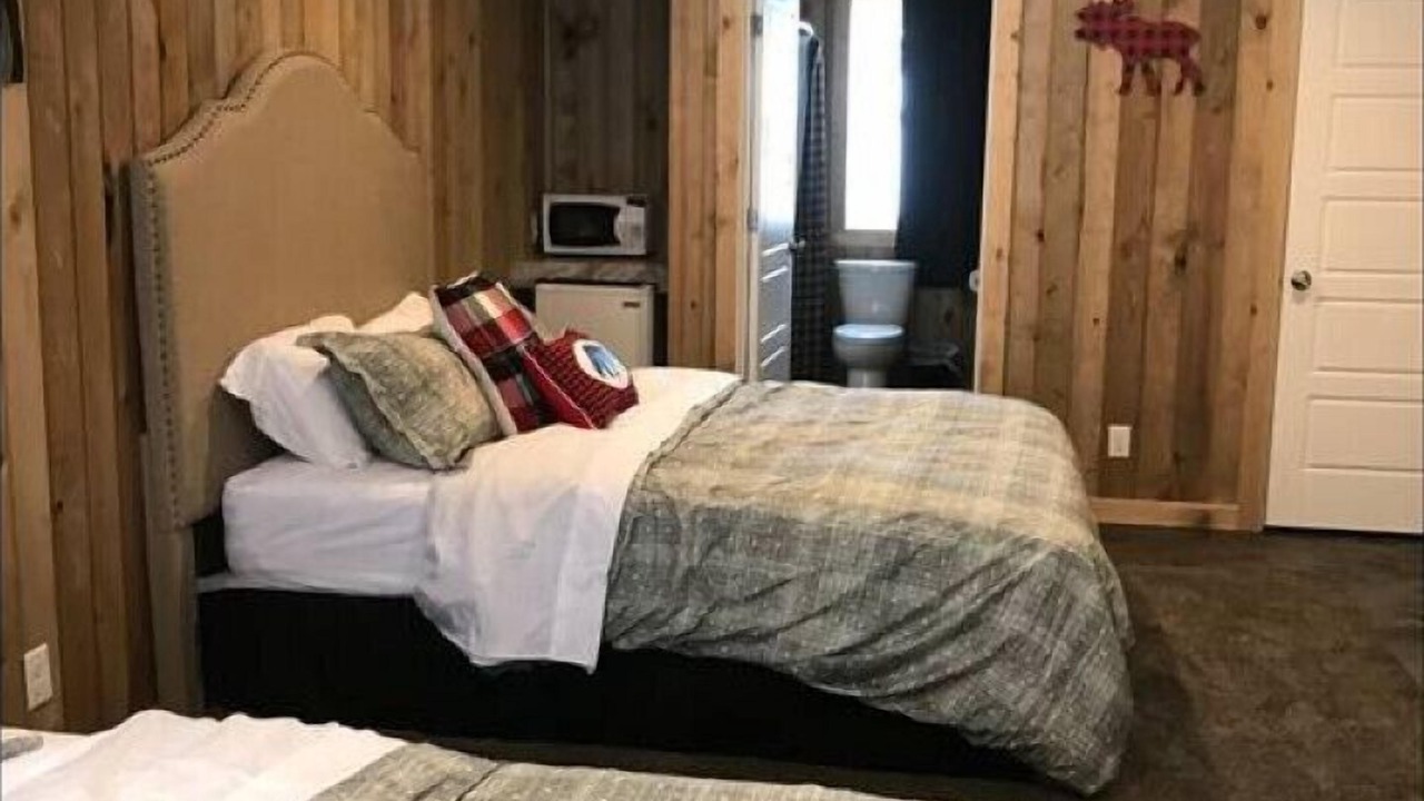 Photo of Bedroom in Island Park