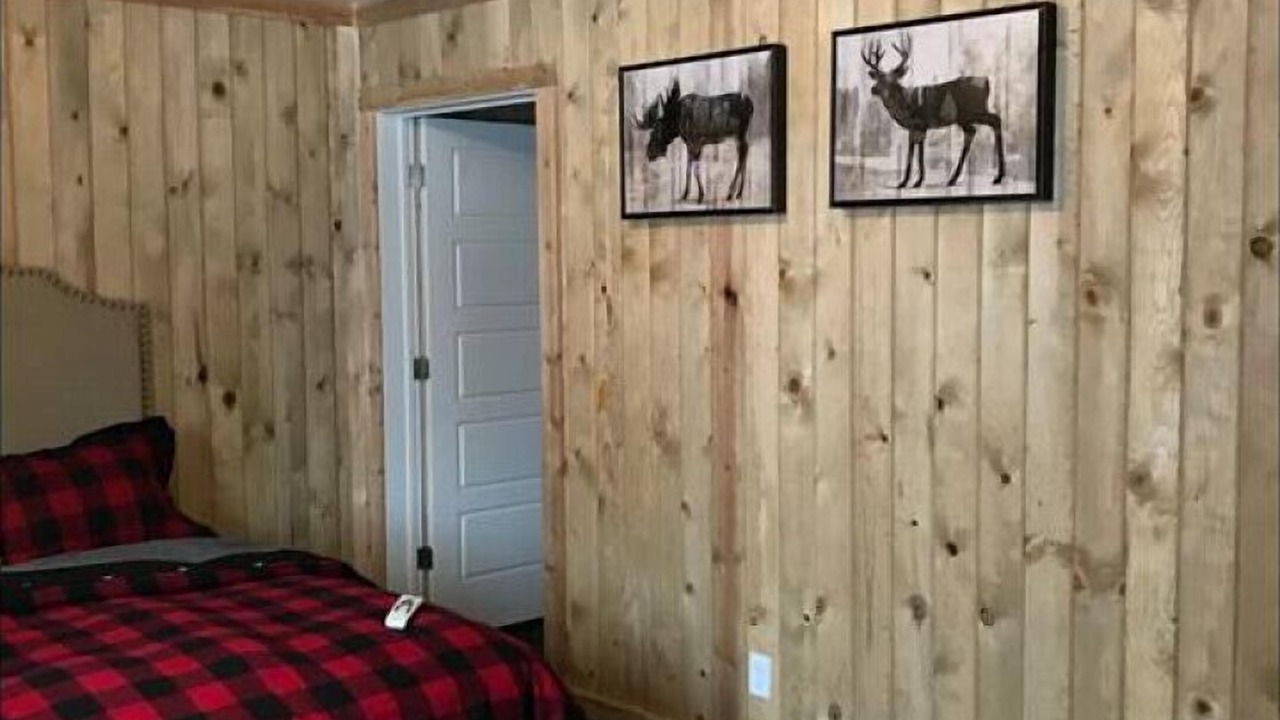 Photo of Bedroom in Island Park