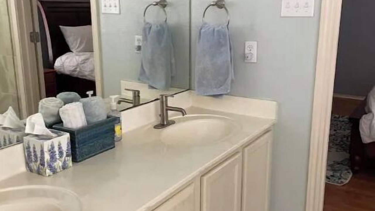 Photo of Bathroom in Willow Run