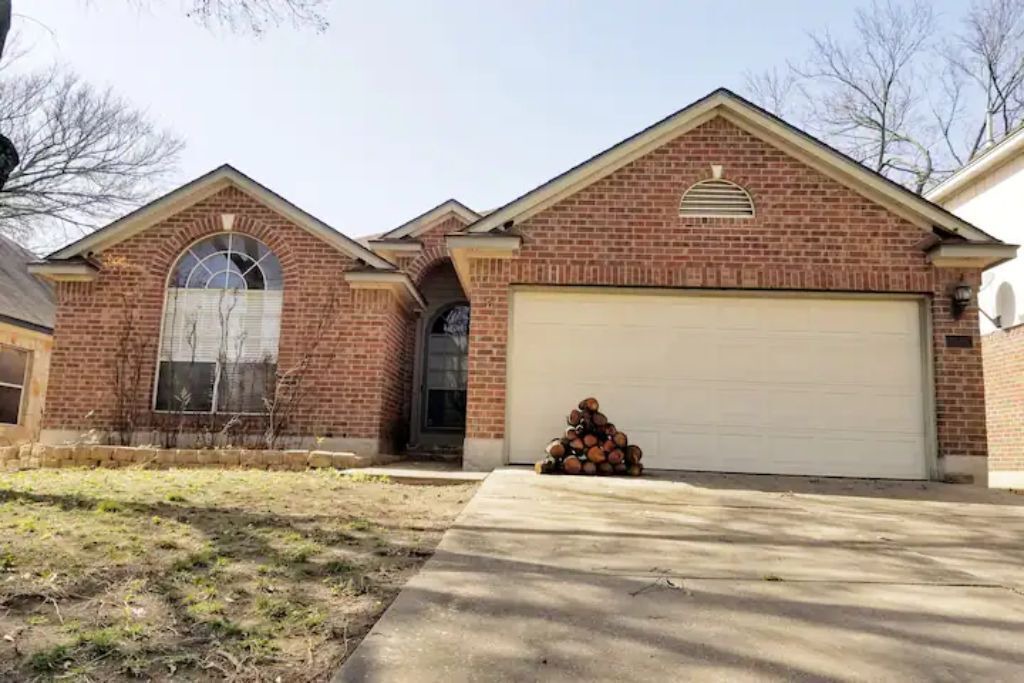 Photo of Outdoor in Willow Run