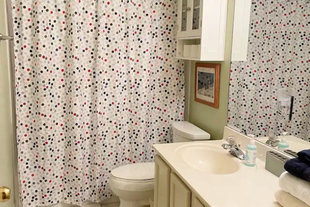 Photo of Bathroom in Willow Run