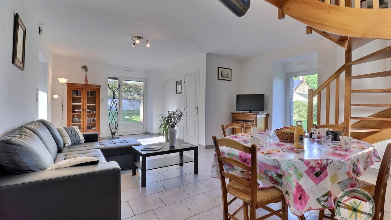 Photo of Others in Gael