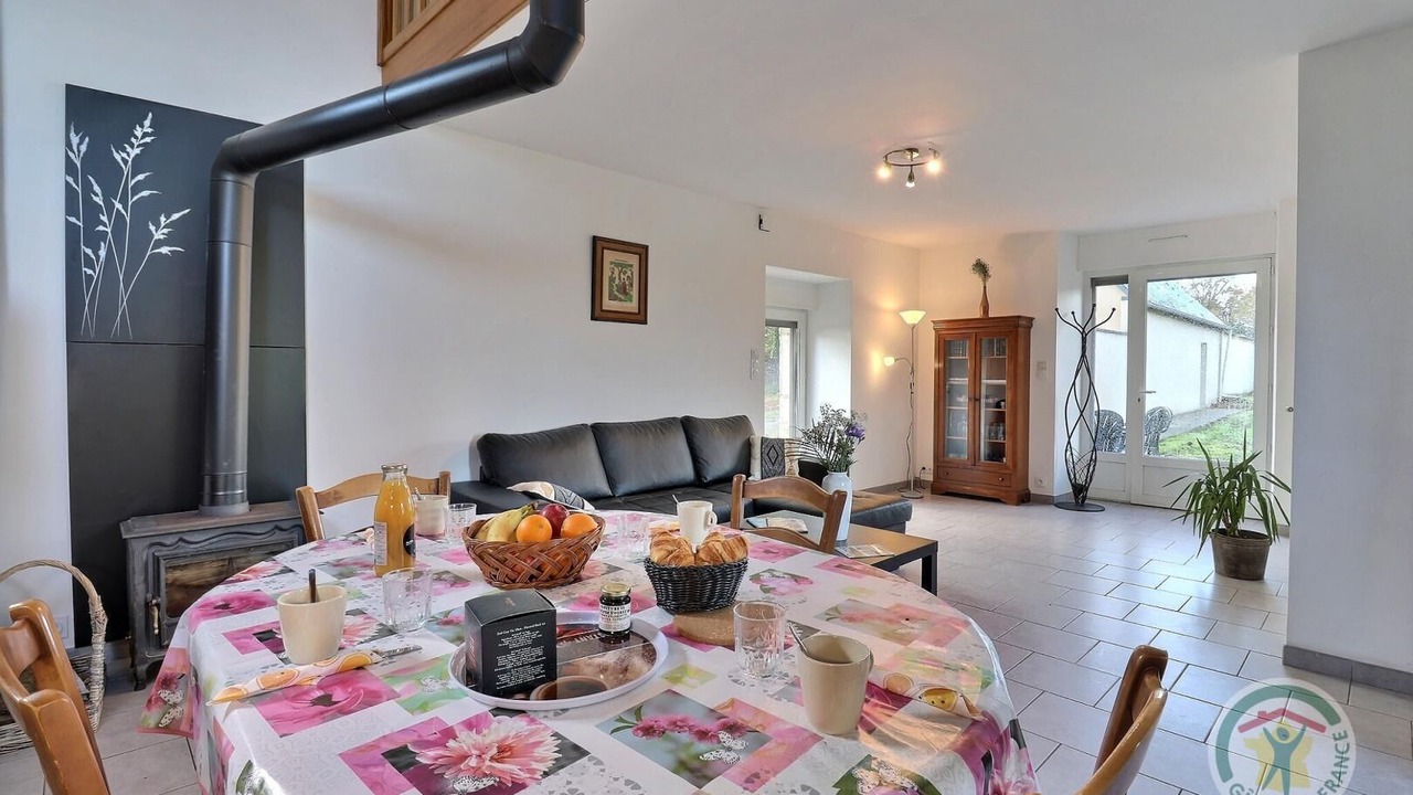 Photo of Others in Gael