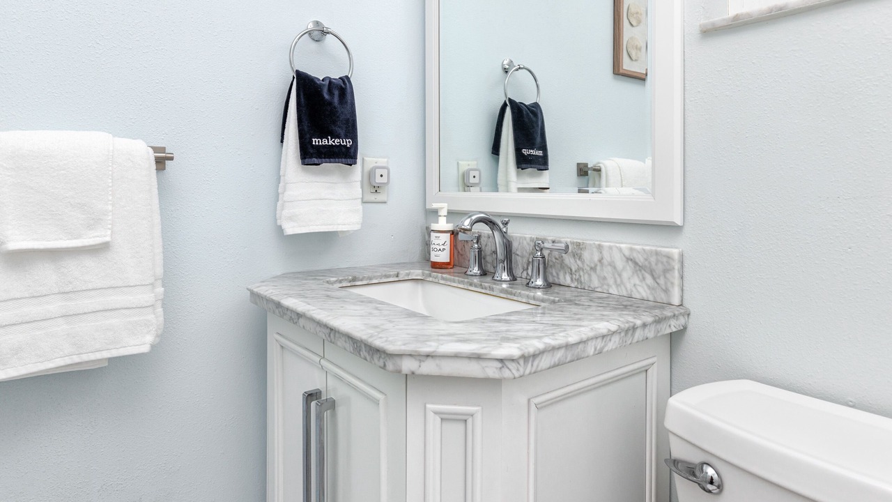 Photo of Bathroom in Barrington Oaks West