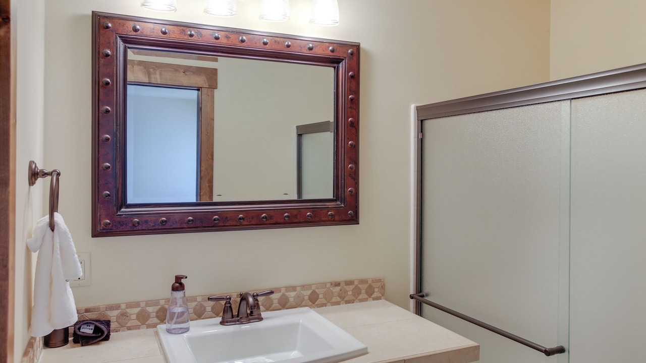 Photo of Bathroom in Loon Lake