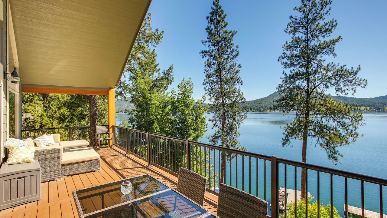 Photo of Patio Balcony in Loon Lake