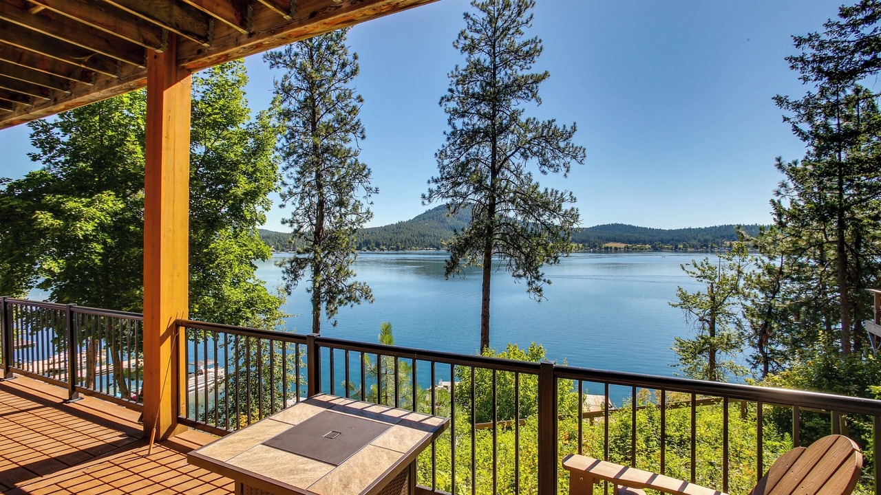 Photo of Patio Balcony in Loon Lake