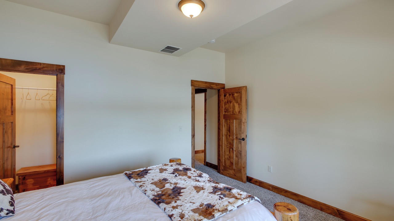 Photo of Bedroom in Loon Lake