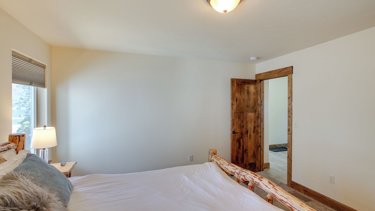 Photo of Bedroom in Loon Lake