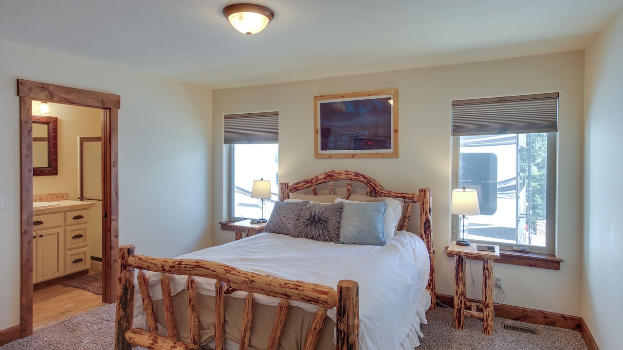 Photo of Bathroom in Loon Lake