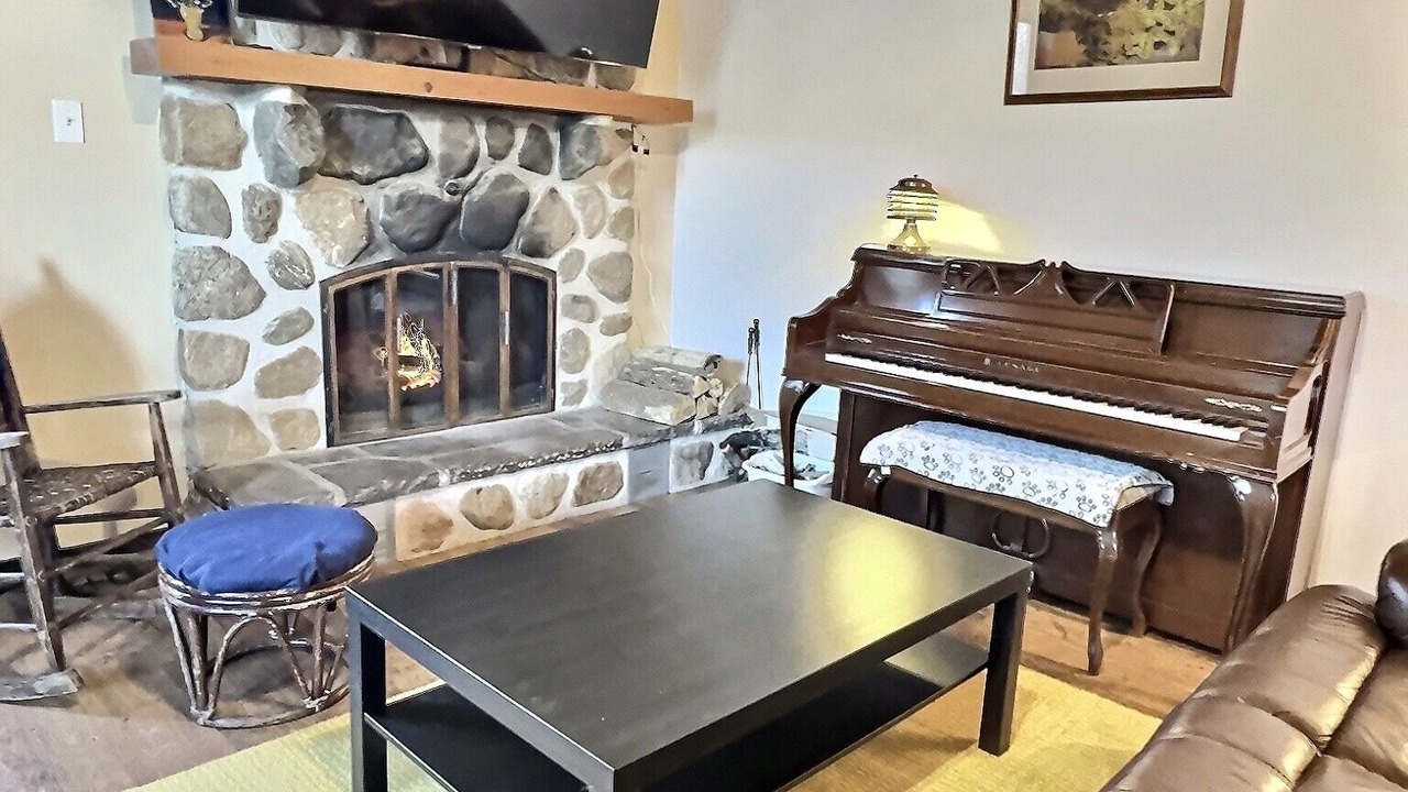 Photo of Livingroom in Amherst