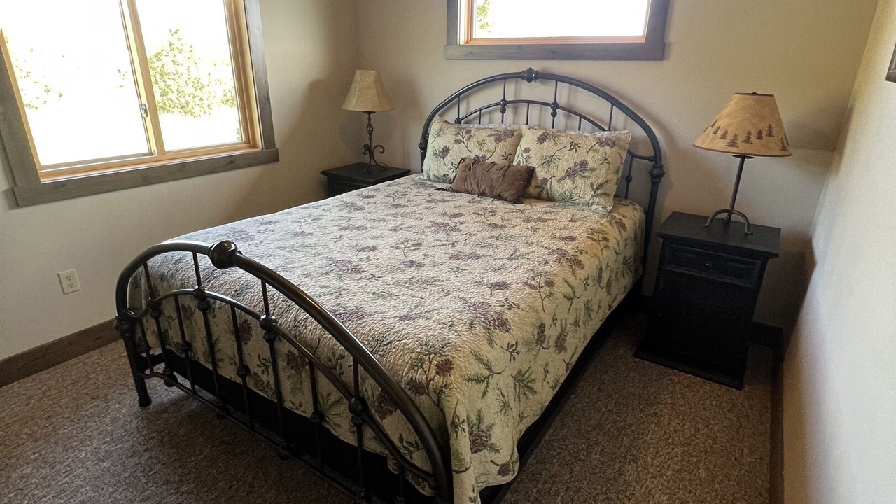 Photo of Bedroom in Virginia City Ranches