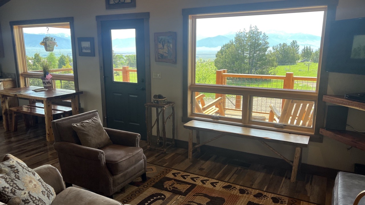 Photo of Livingroom in Virginia City Ranches