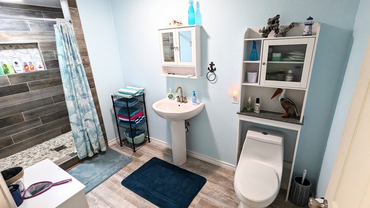 Photo of Bathroom in Palacios