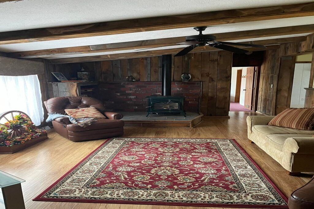 Photo of Livingroom in Town of Sempronius