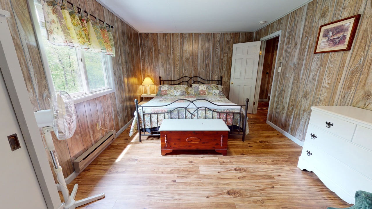 Photo of Bedroom in Gaines