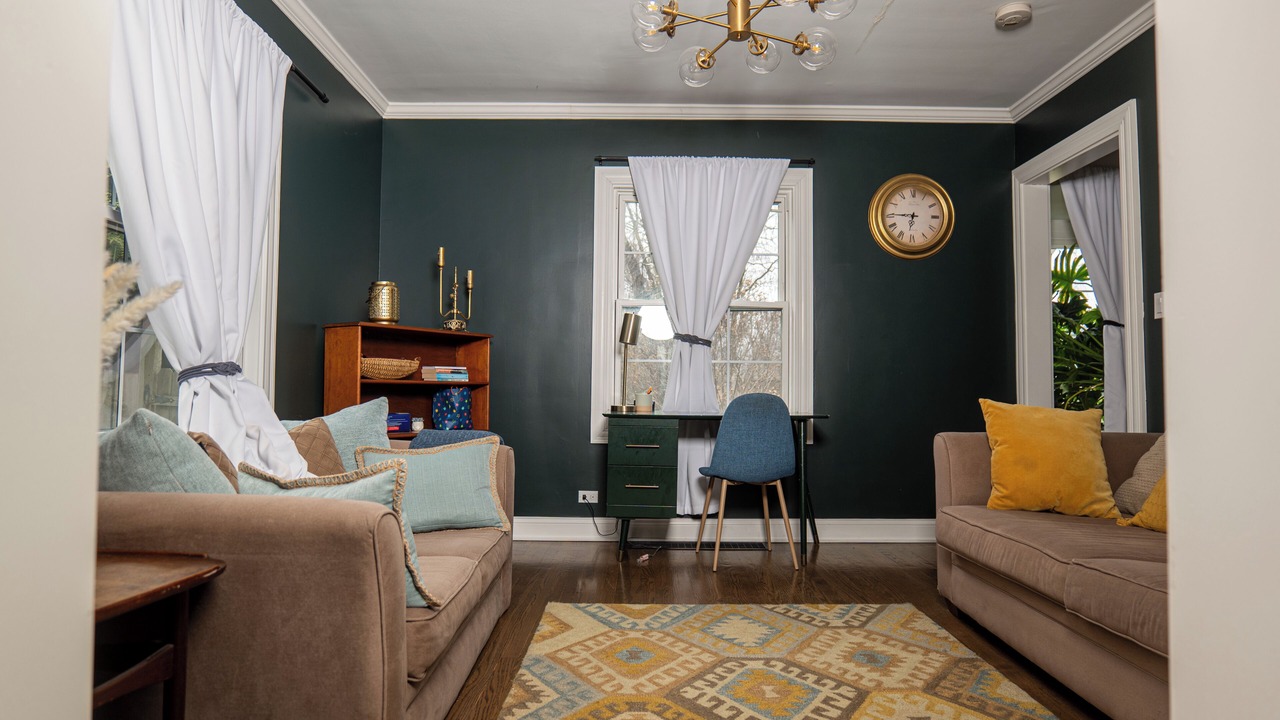 Photo of Livingroom in Skokie