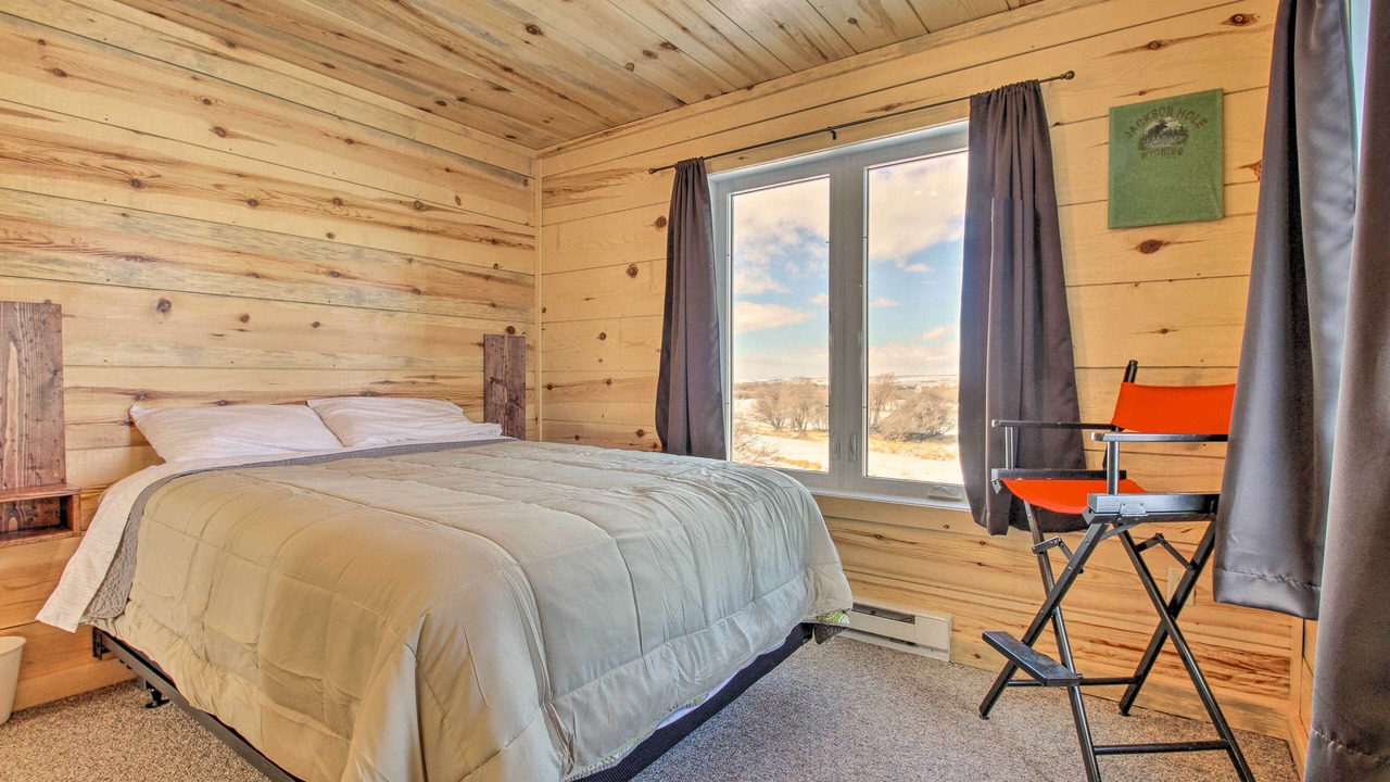 Photo of Bedroom in White Sulphur Springs