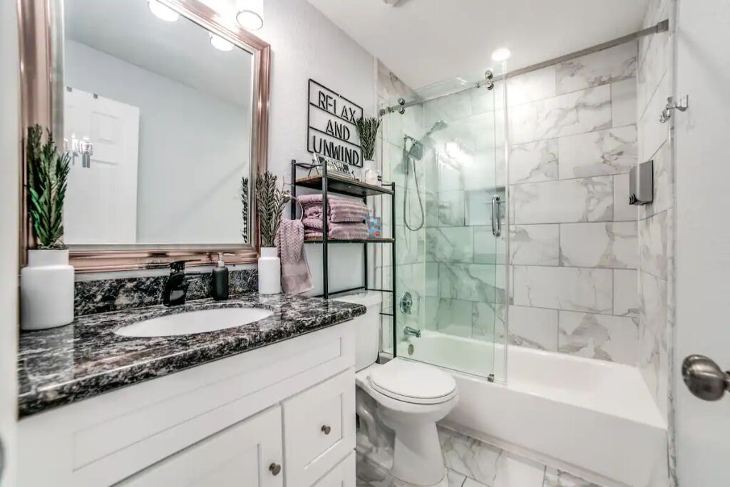 Photo of Bathroom in Nevada Street