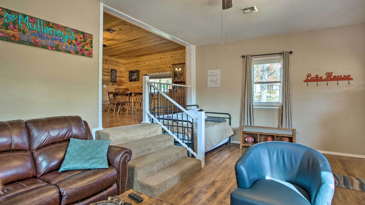Photo of Livingroom in Kingston