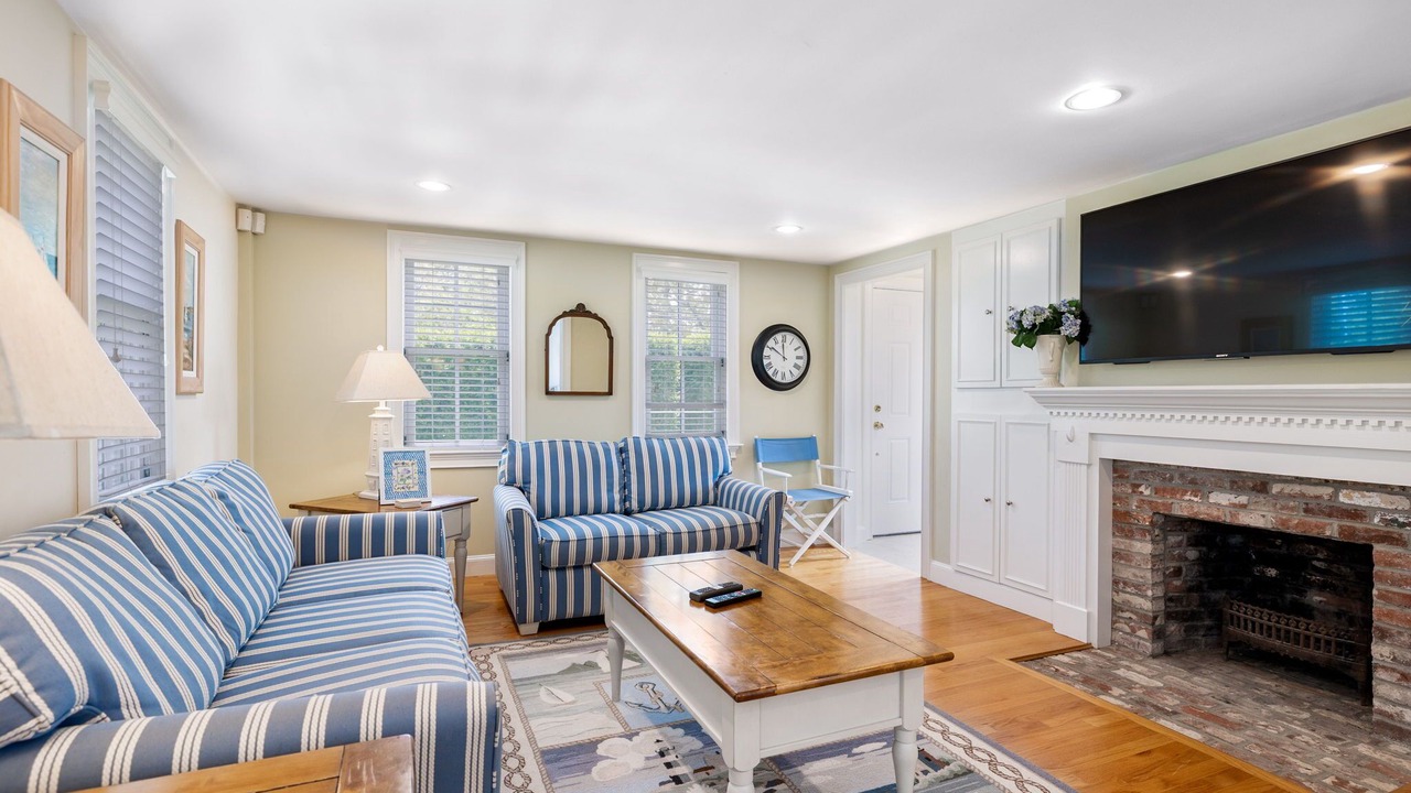 Photo of Livingroom in Dennis Port