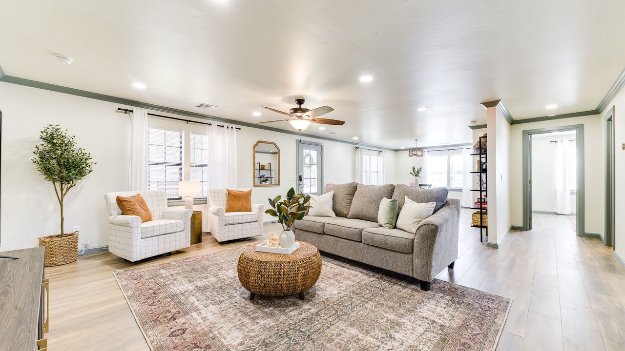 Photo of Livingroom in Edmond