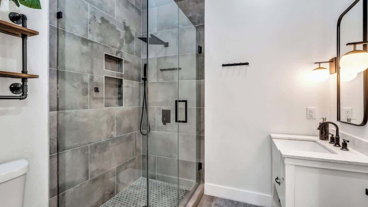 Photo of Bathroom in Central Arlington