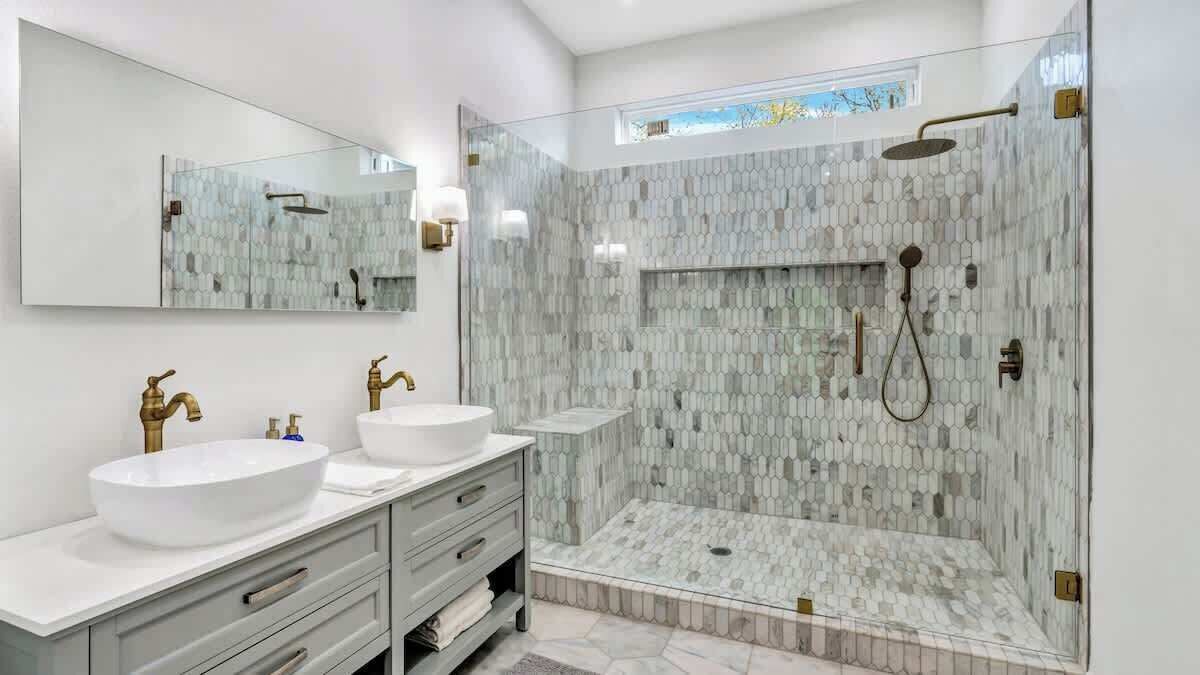Photo of Bathroom in Central Arlington
