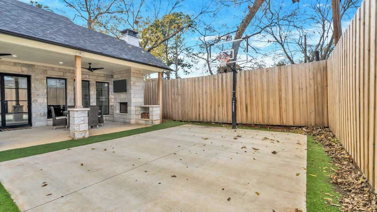 Photo of Livingroom in Central Arlington