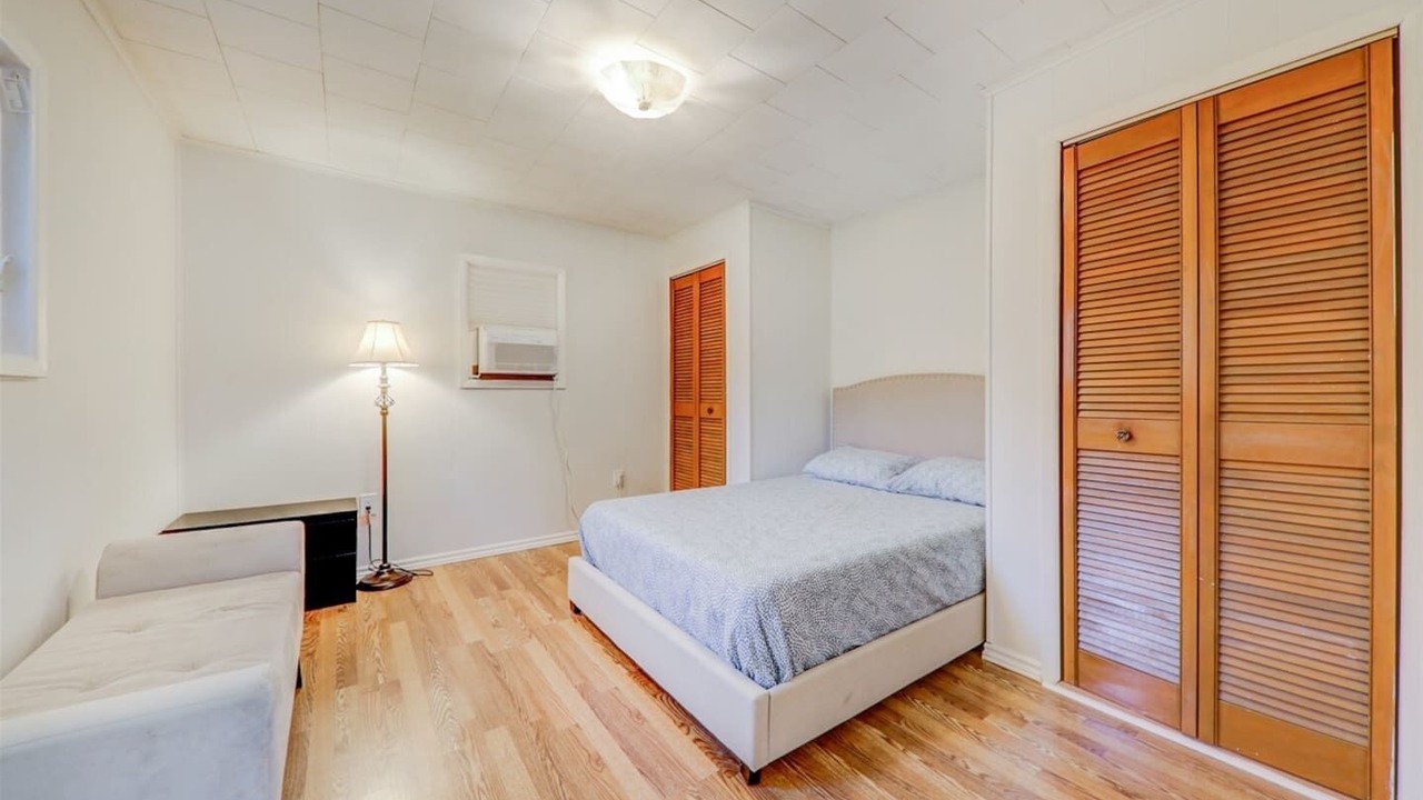 Photo of Bedroom in Victoria Road