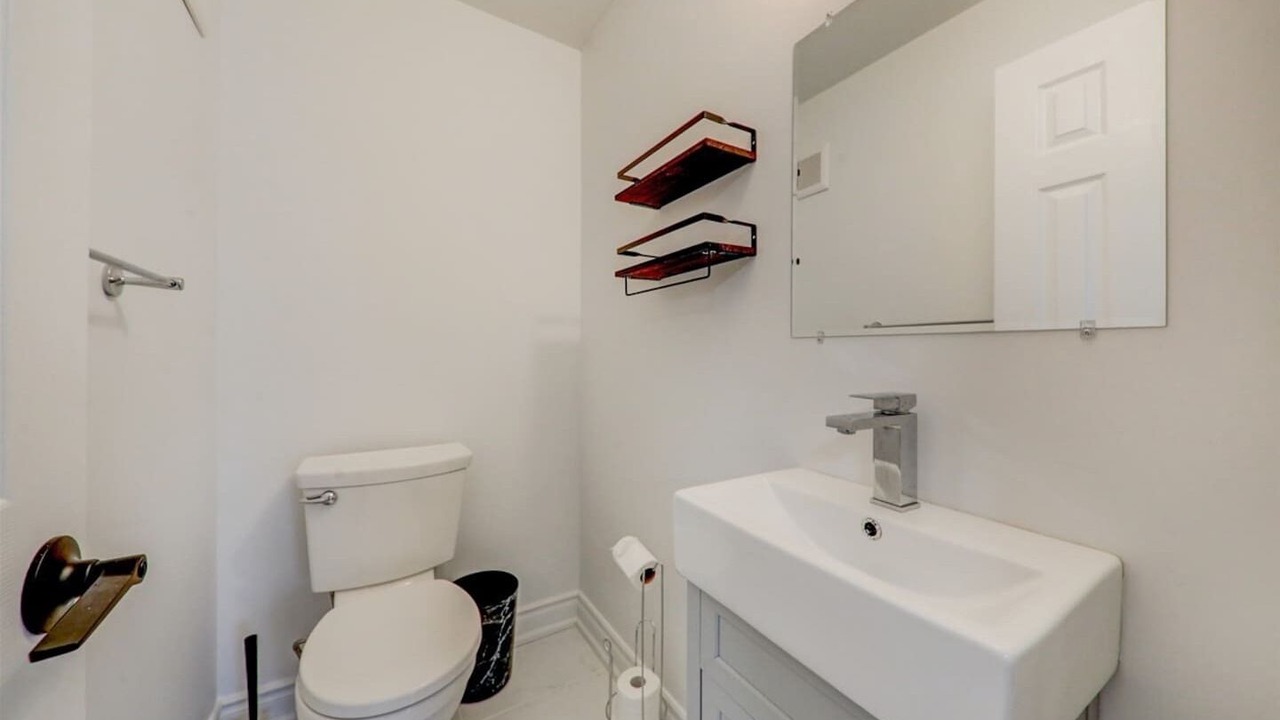 Photo of Bathroom in Victoria Road