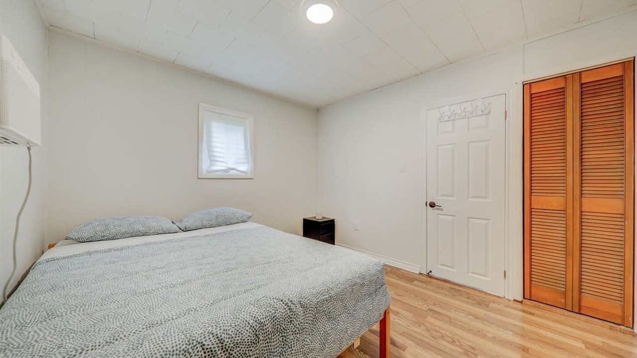 Photo of Bedroom in Victoria Road