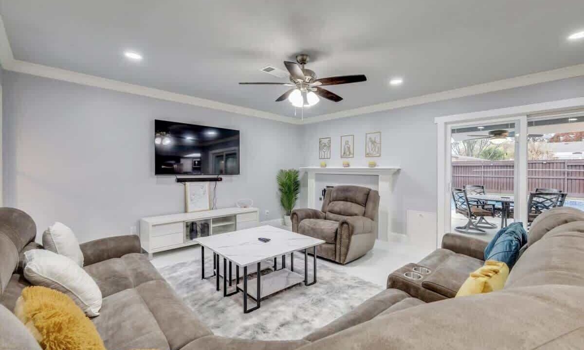 Photo of Livingroom in The Colony