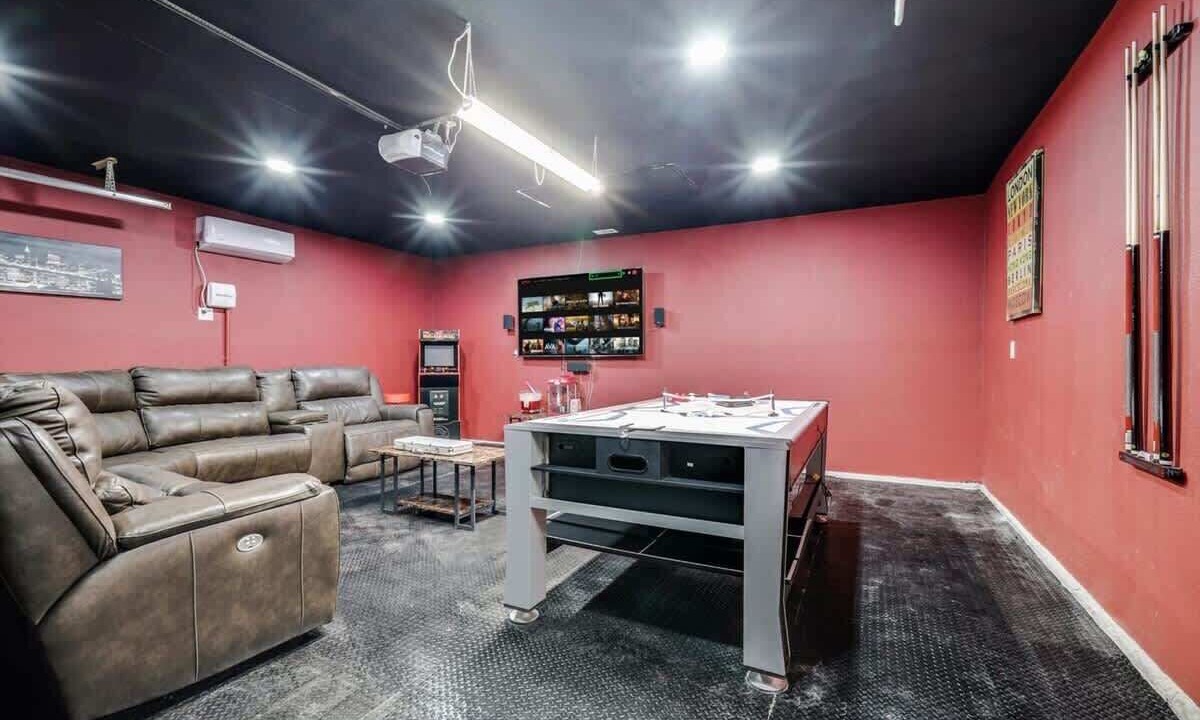 Photo of Bedroom in The Colony