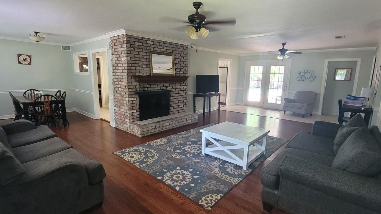 Photo of Livingroom in Richland Hills