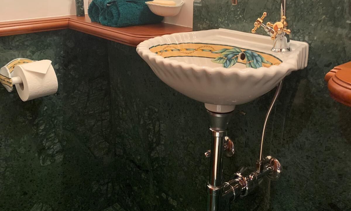 Photo of Bathroom in Saanenmoeser