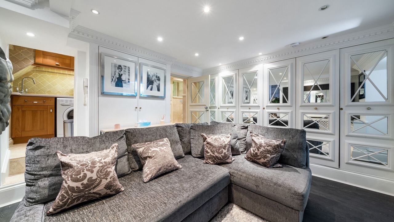 Photo of Livingroom in Frognal and Fitzjohns