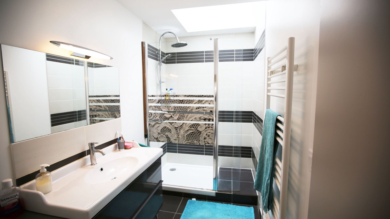 Photo of Bathroom in Perrou