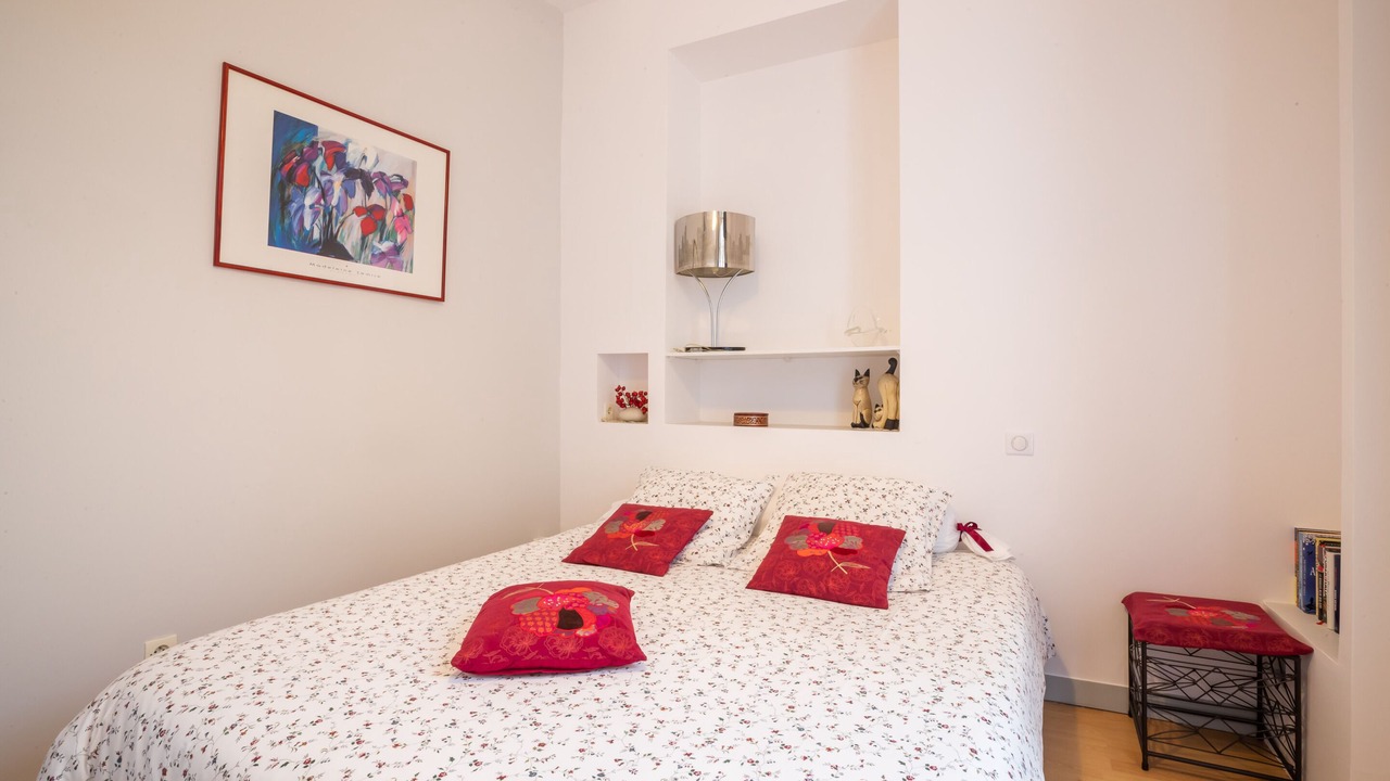 Photo of Bedroom in Beaune City Centre