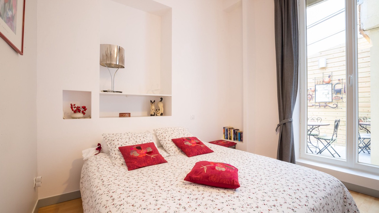 Photo of Bedroom in Beaune City Centre