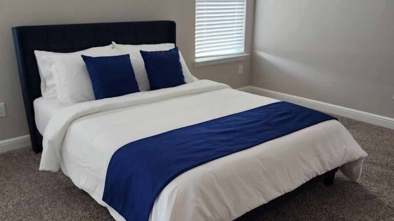 Photo of Bedroom in Glenn Heights