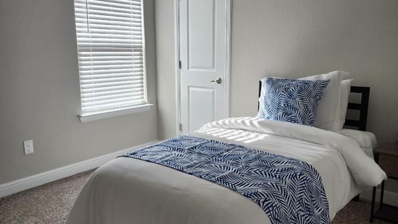 Photo of Bedroom in Glenn Heights